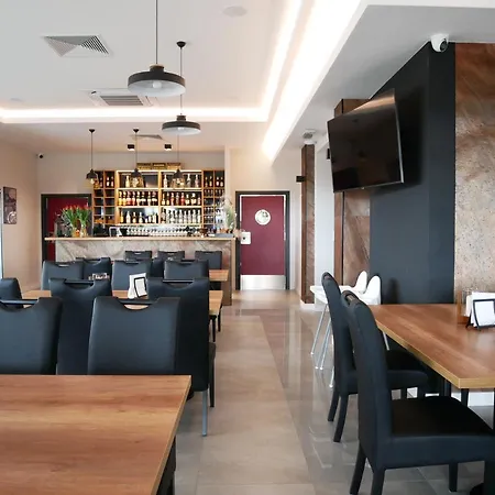 Couette-café Przystanek Roszkow -noclegi I Restauracja 3*