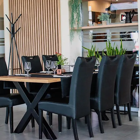 Przystanek Roszkow -noclegi I Restauracja